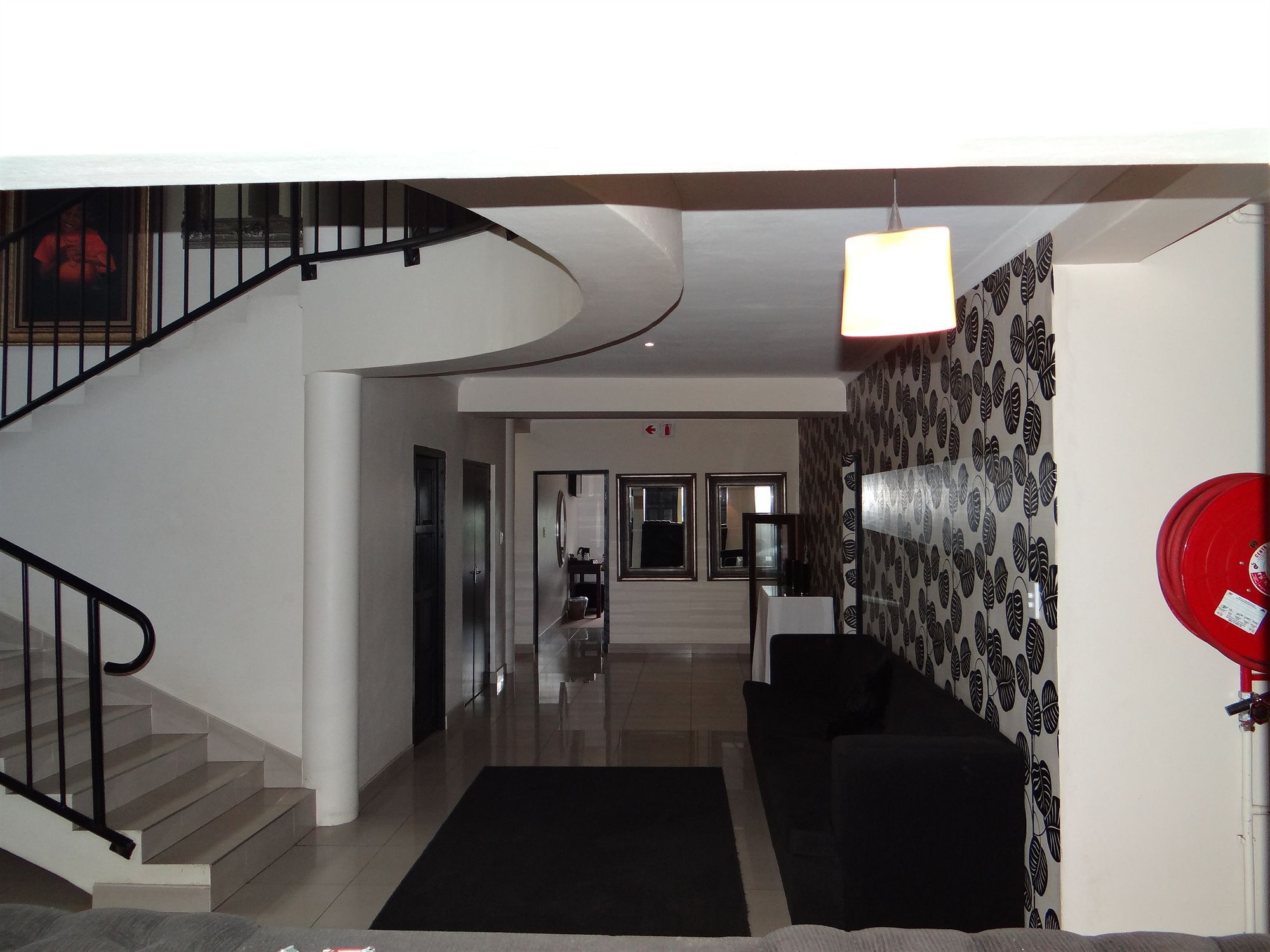 Ilawu Hotel Pietermaritzburg Bagian luar foto